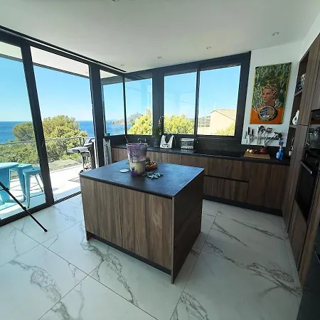 Beautiful With Sea View Willa