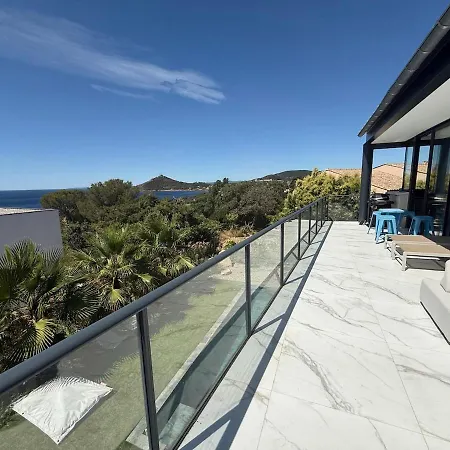 Beautiful With Sea View Willa